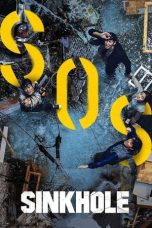 Nonton film 싱크홀 (2021) terbaru sub indo di Layarkaca21 LK21 INDOXXI Cinema21 XX1